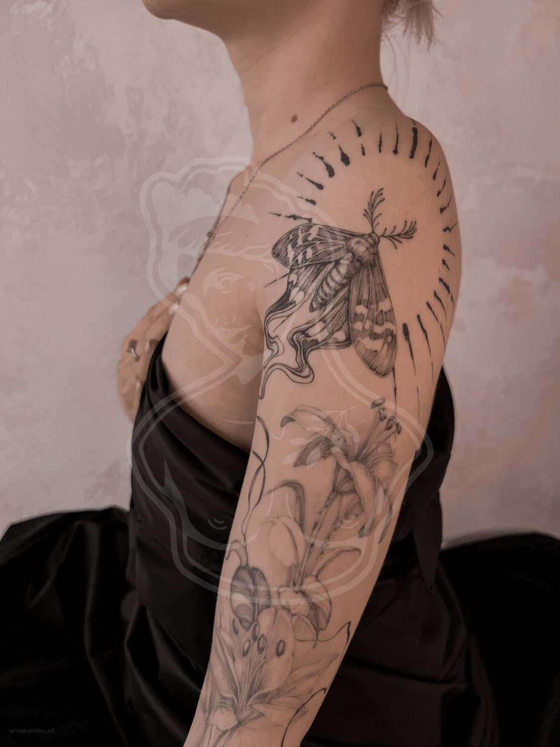 Tatuaż Botanika cma lilie rekaw - ArcyTattoo Lublin