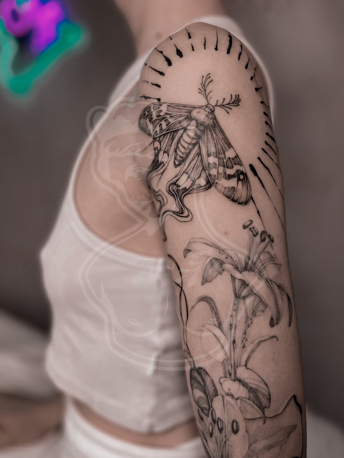 Tatuaż Botanika cma lilie - ArcyTattoo Lublin