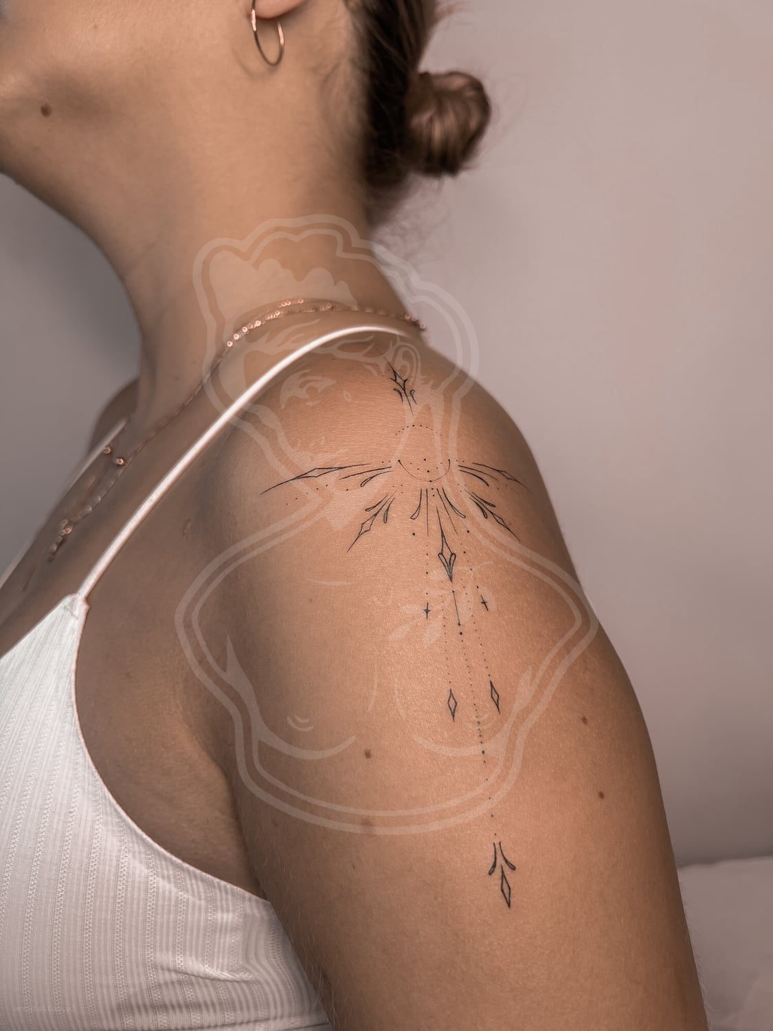 Tatuaż Fineline ornament plecy - ArcyTattoo Lublin