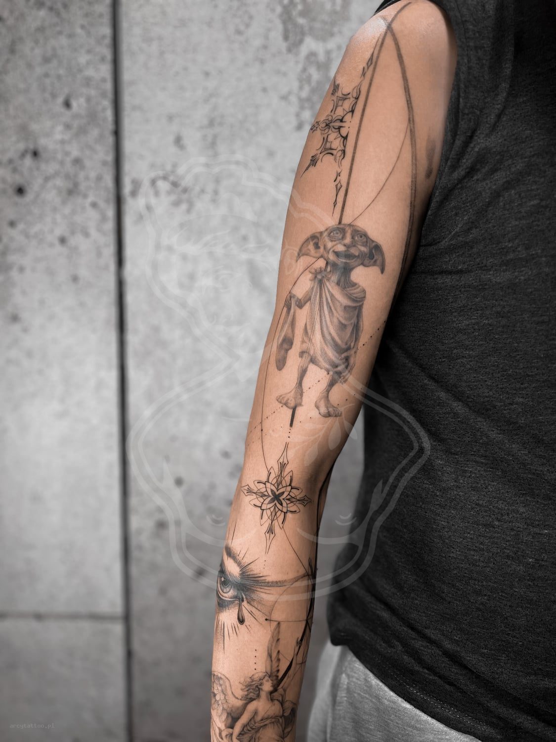 Tatuaż Graphic / ornament postac kompas - ArcyTattoo Lublin