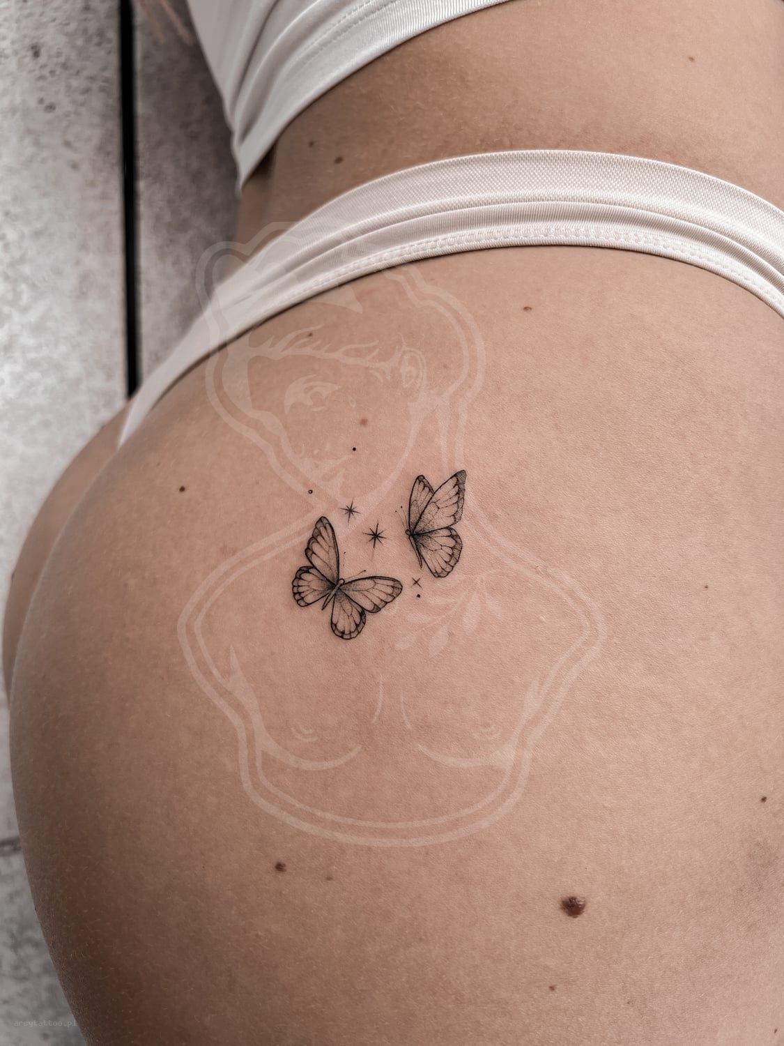 Tatuaż Minirealizm motyle - ArcyTattoo Lublin